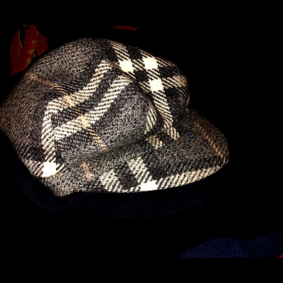 Burberry wool cap - Picture 1 of 3